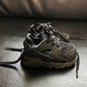 Nike Huarache ‘Triple Black’ - Toddler Size 4C